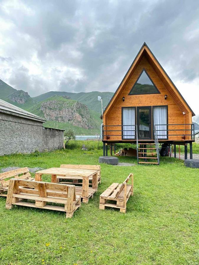 Апартаменты Thomas' Hut Казбеги Экстерьер фото