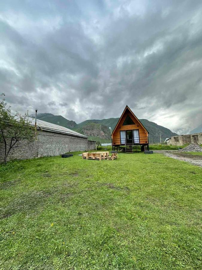 Апартаменты Thomas' Hut Казбеги Экстерьер фото